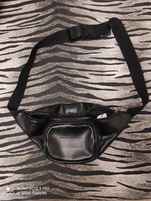 Поясная сумка, в отличном состоянии, бежевая сумочка 1000 т