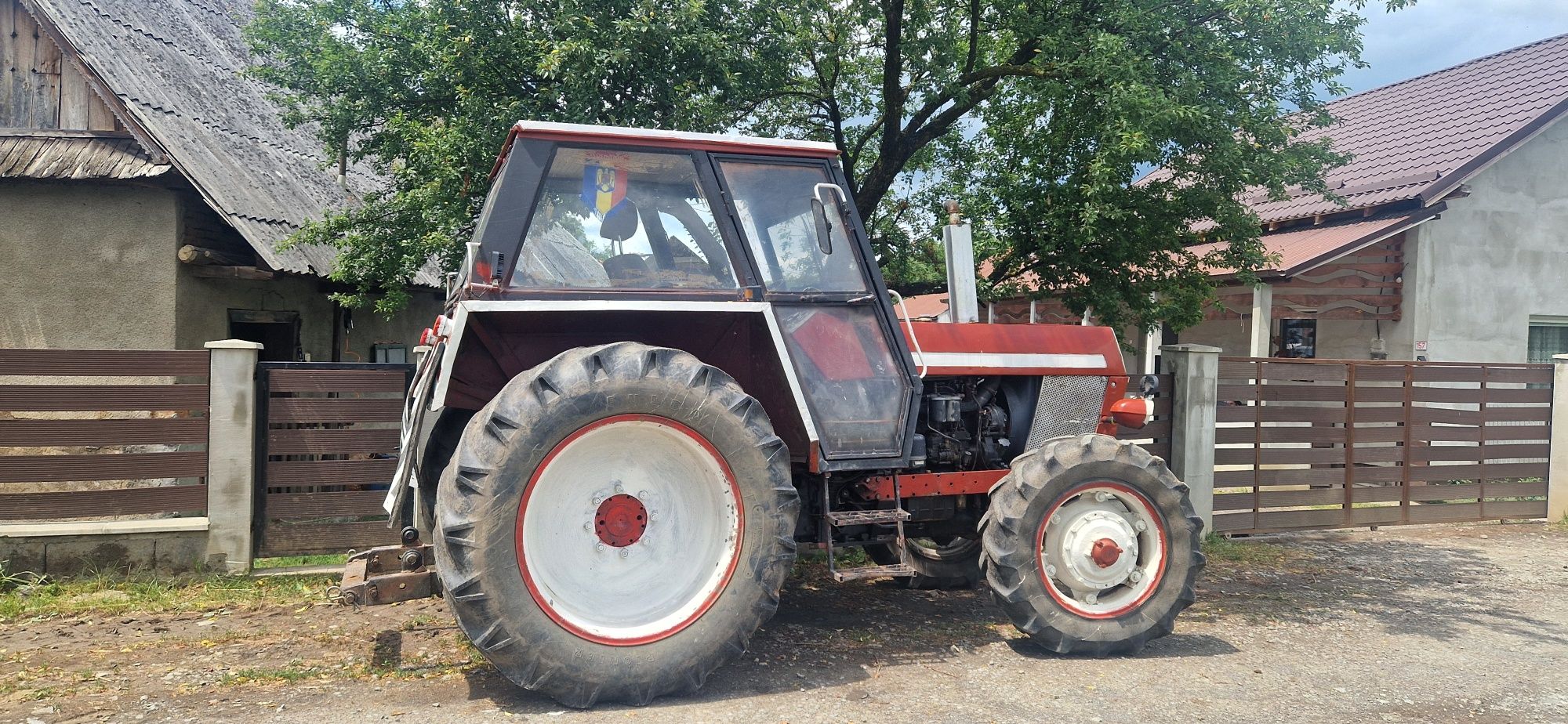 Tractor    Case IH 
85 C