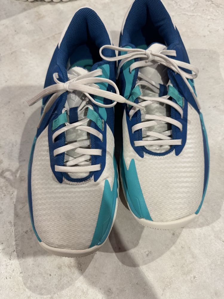 Продавам Nike precision 6
