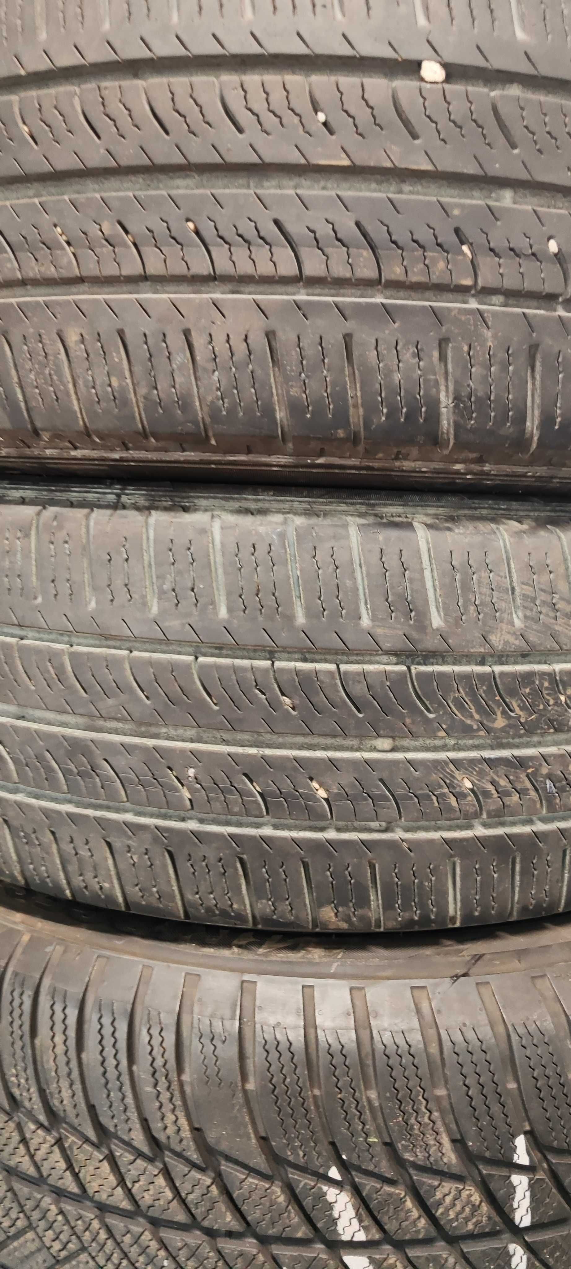 4бр.зимни гуми 225/55/17C Pirelli