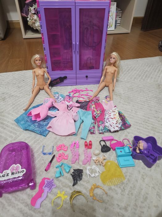Set papusi cu dulap Barbie