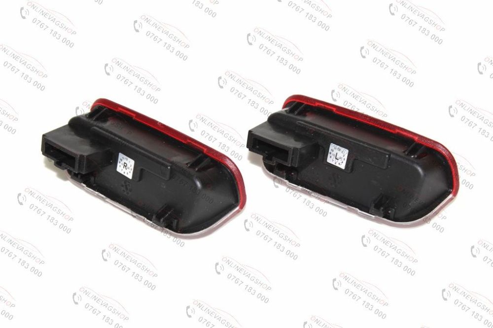 Set lampi dedicate cu logo Skoda pentru portiere Skoda Superb 2