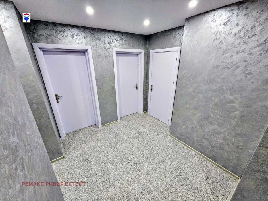 Продава се Двустаен апартамент в Русе, Здравец Изток - 68 кв.м за 1087 €/кв.м - Снимка #4