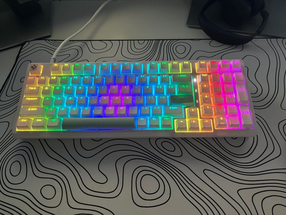 Tastatură gaming QwertyKey Salt V2 RGB Hotswap
