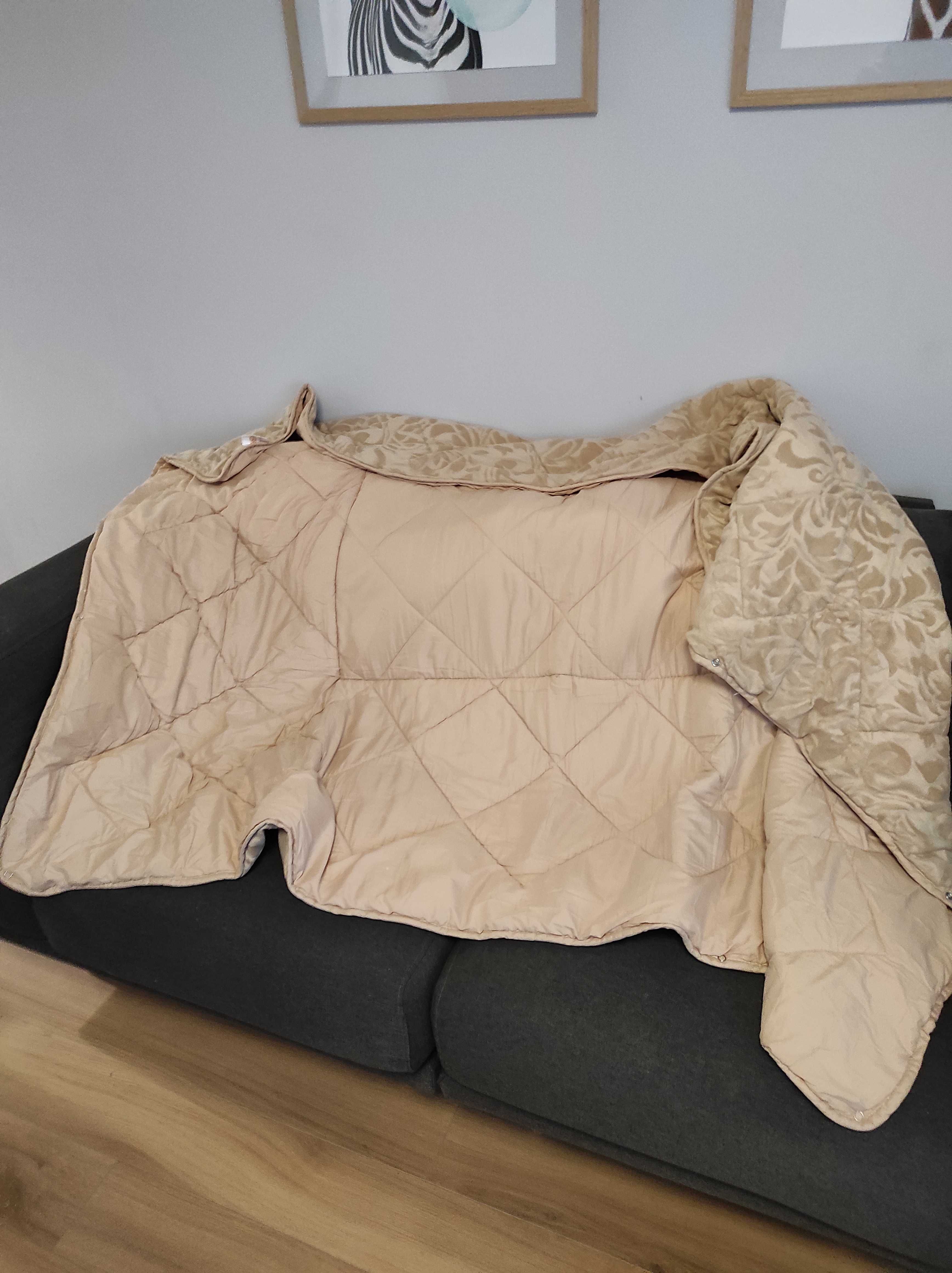Декоративна възглавница, одеяло, 2 в едно