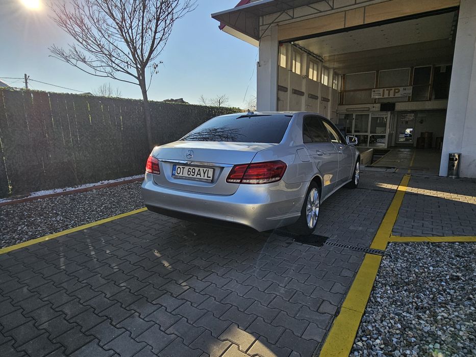 Mercedes Benz E250 204cp Elegance