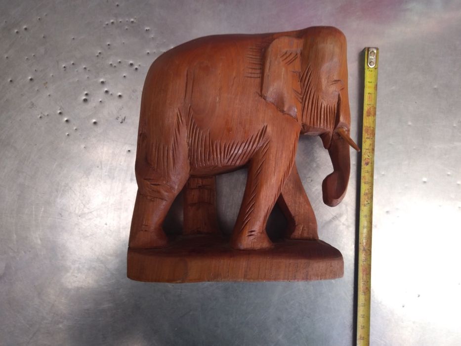 Elefant sculptat