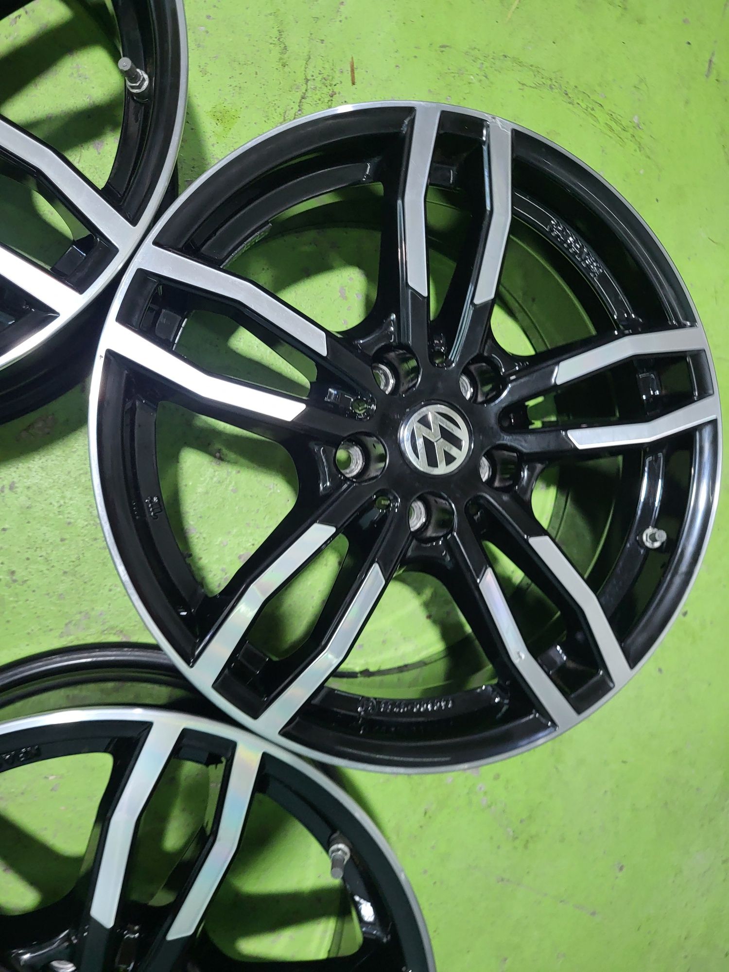 17 5x112 Vw Tiguan Passat Touran Caddy Audi A4 A5 A6 Skoda 5х112