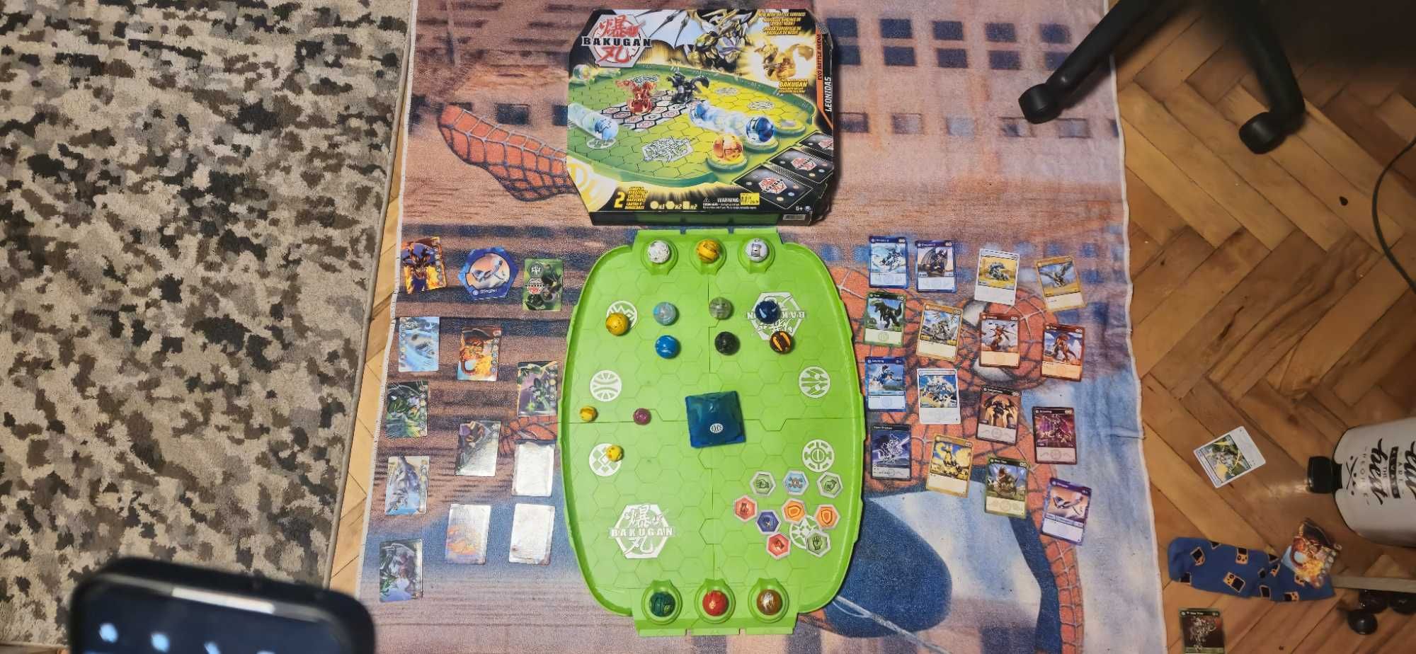 Bakugan арена, фигурки и карти