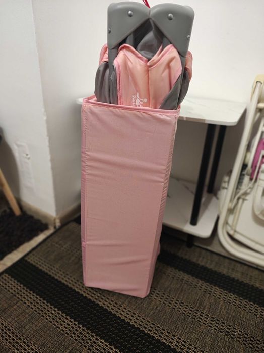 Pătuț roz bebelusi