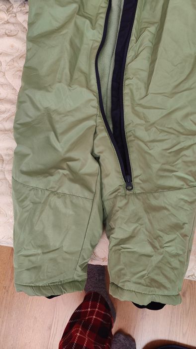 Продавам детски космонавт и ски гащеризон