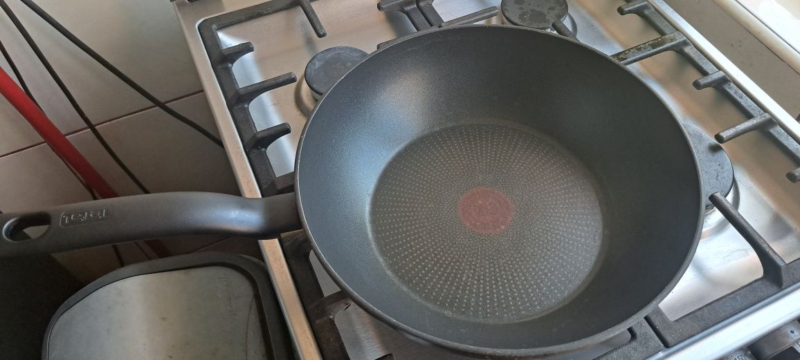 Tigaie wok tefal 28 cm inductie si gaz