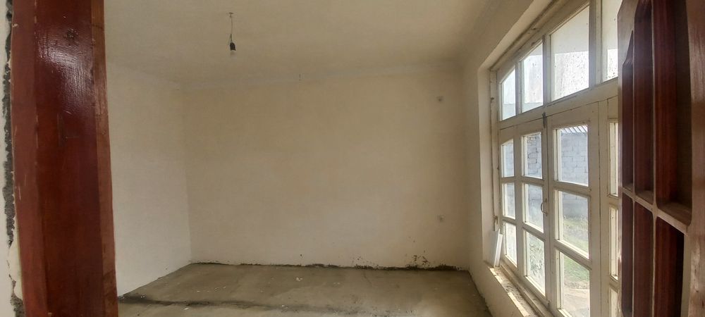 Сотилади дала ховли.