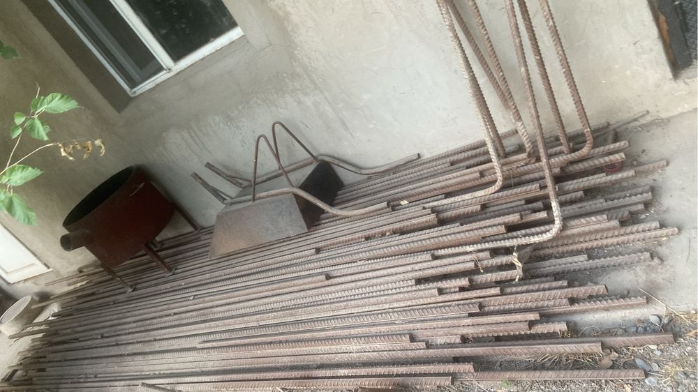 Продам арматуру 32 диаметра, в наличии 2 тонны, длина от 3 до 3.5метр