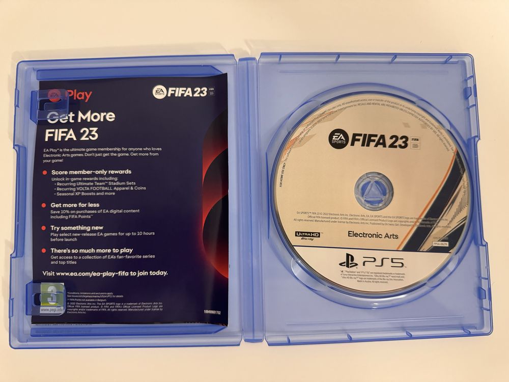 Vând FIFA 23 [PS5]
