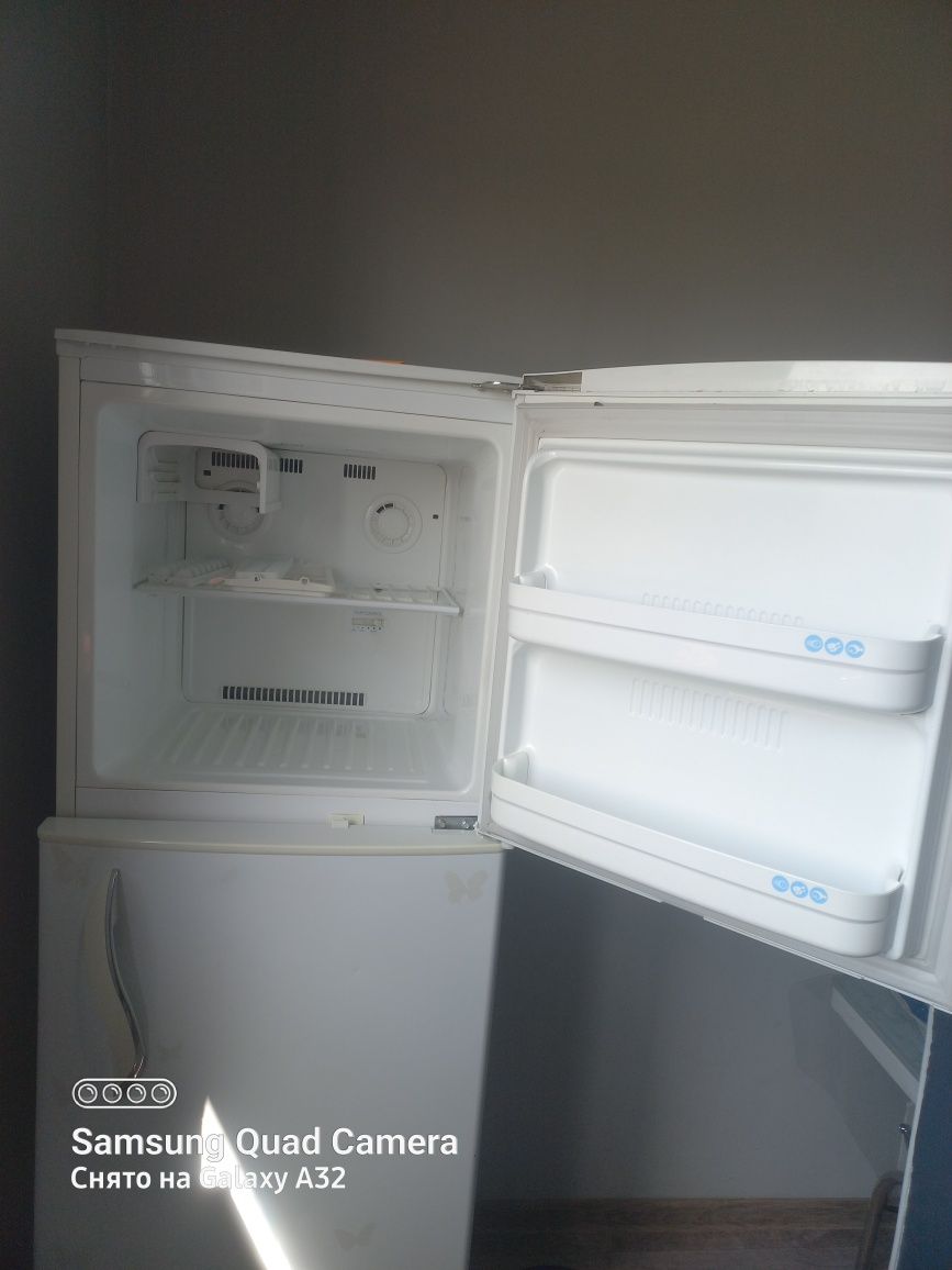 Холодильник LG  в отличном состоянии