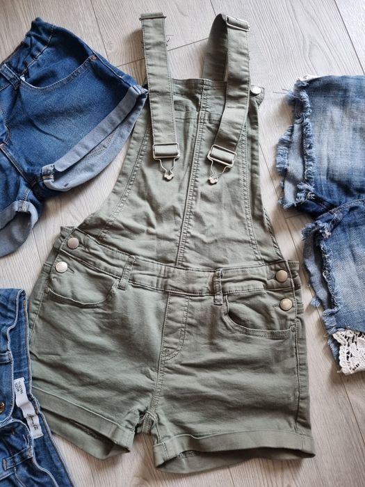 Къси гащи и гащеризон за момиче