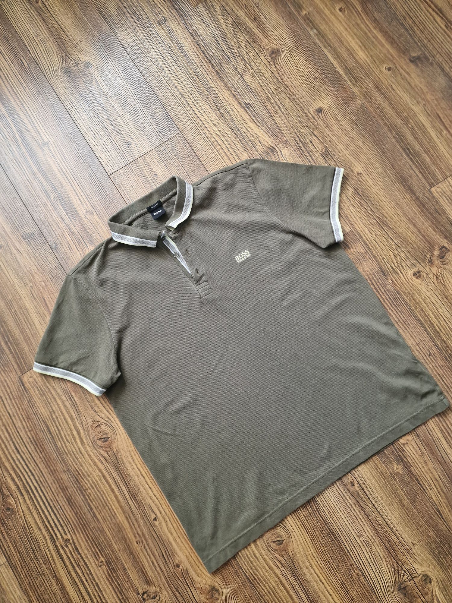 Страхотна мъжка тениска HUGO BOSS размер 2XL / XL
