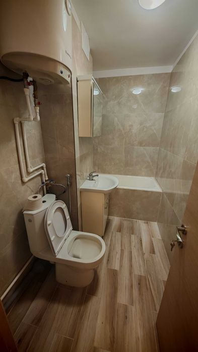 Apartament 3 cam renovat 2025 Piata Veteranilor cu parcare, particular