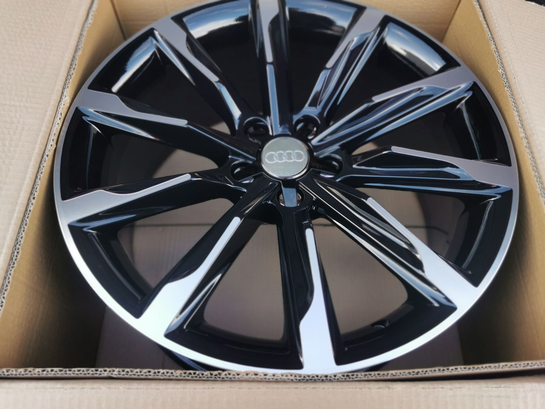 Vand jante de aliaj pentru Audi pe 19 marca rc wheels model 286