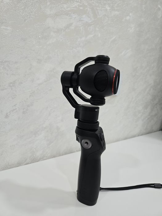 Продам мобильный стедикам dji osmo +