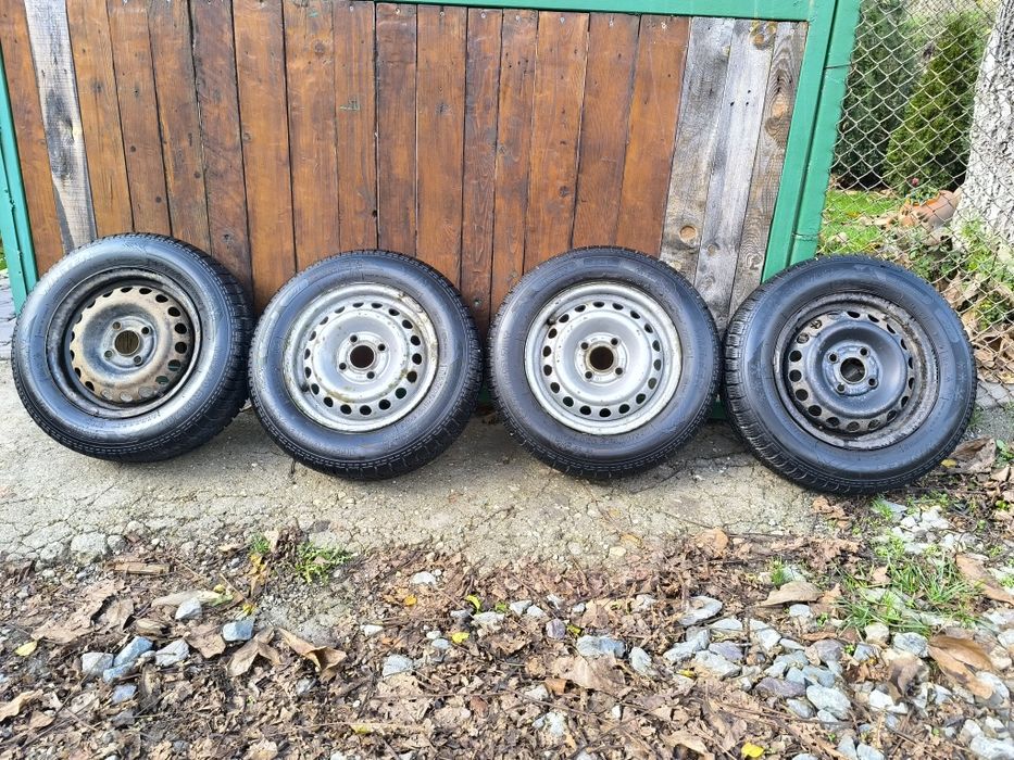 Продавам зимни гуми с джанти