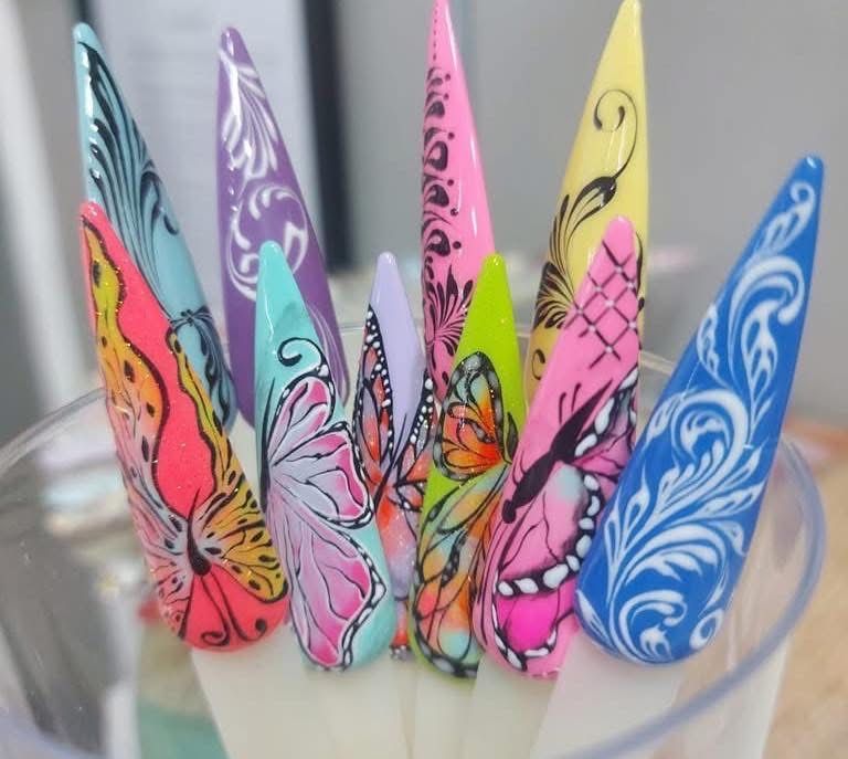 Обучение / Курс / Маникюр, Педикюр, Ноктопластика, Декорации - 900 лв.