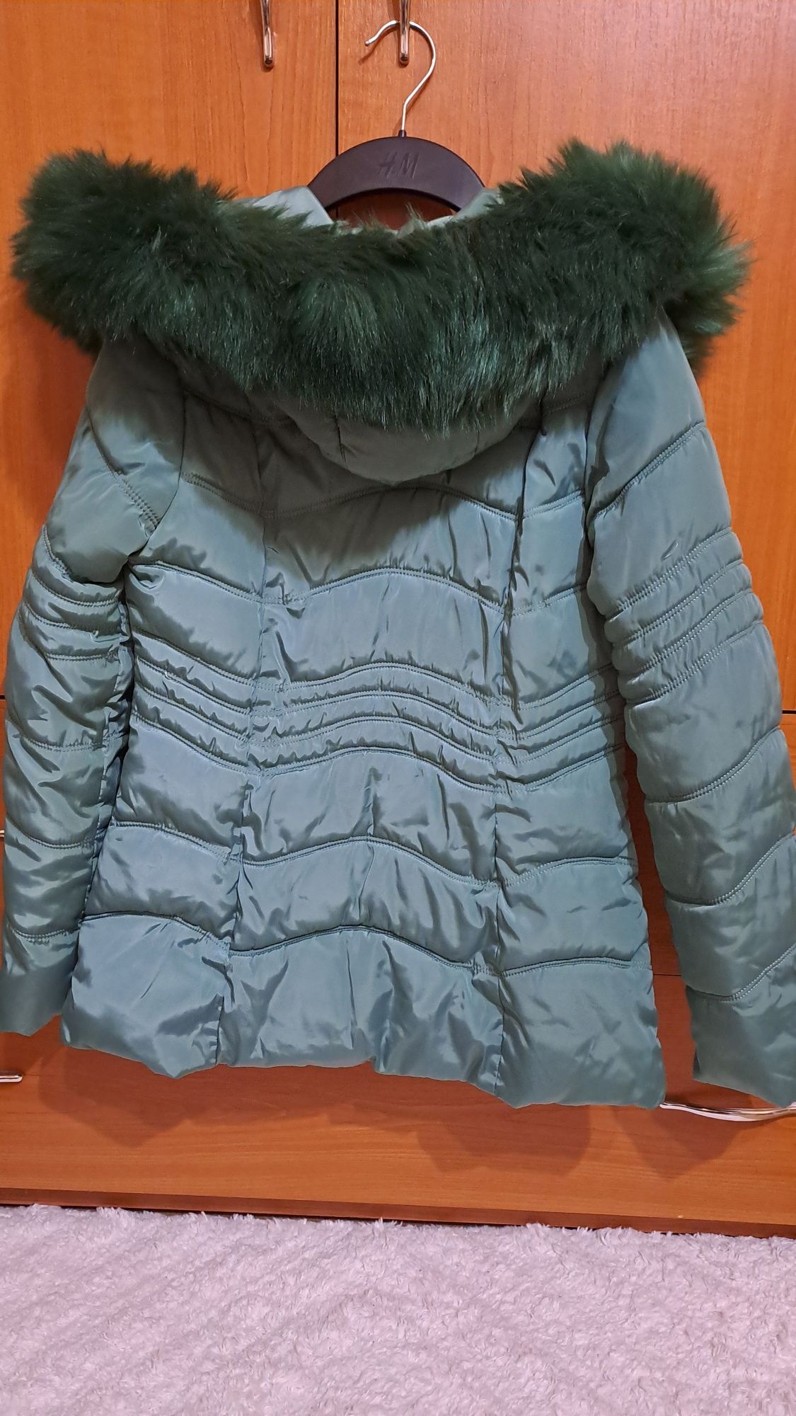 Vând geacă de damă