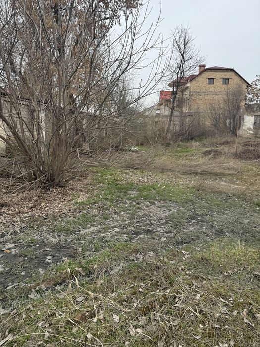 Продаётся территория в долг дороги