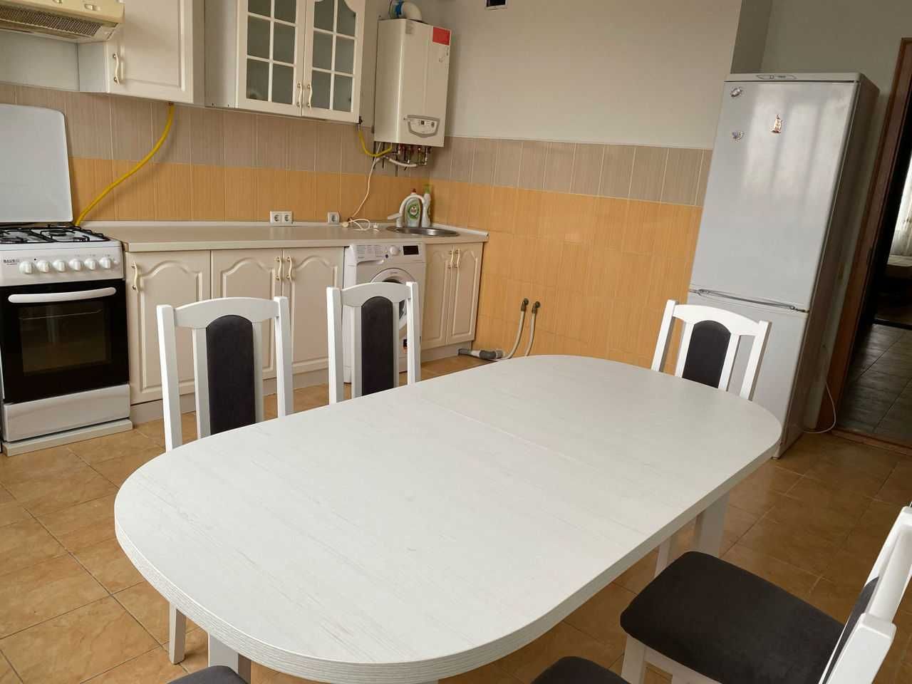 Дава се под наем Двустаен апартамент в София, Красно село - 76 кв.м за 375 € - Снимка #2