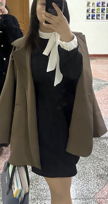 Школный плате почти новый