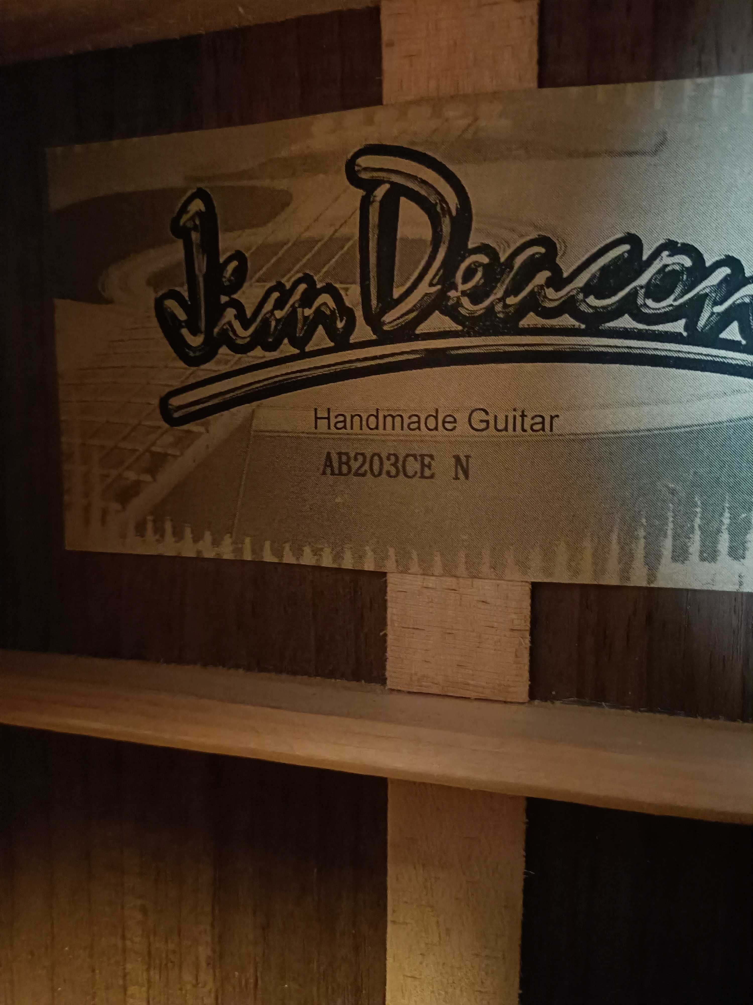 Акустичена бас китара Jim Deacon