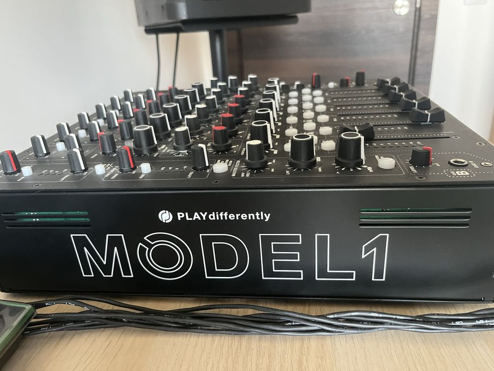 Allen&Heath PlayDifferently MODEL1