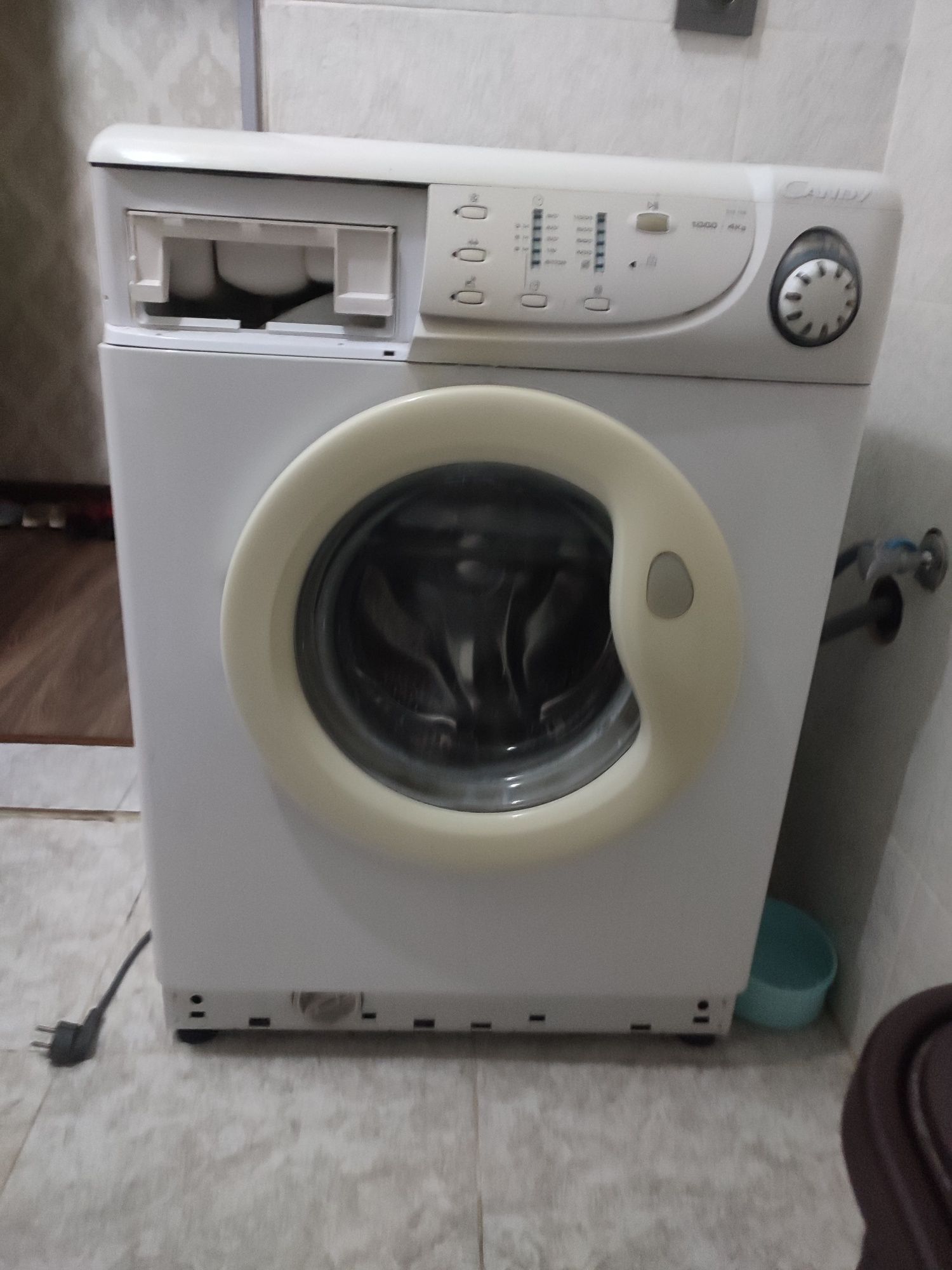 Продам стиральную машинку