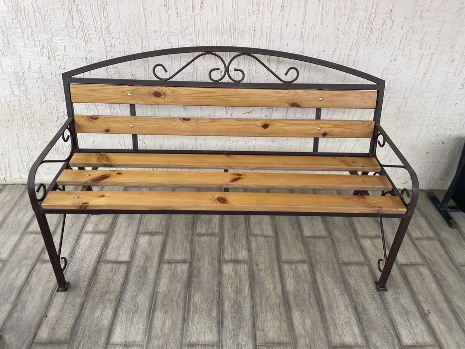 Скамейка уличная