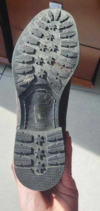 Велурени дамски обувки