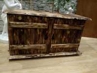 Уникален състарен дървен шкаф