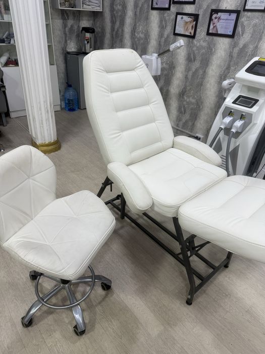 Кушетка сотилади