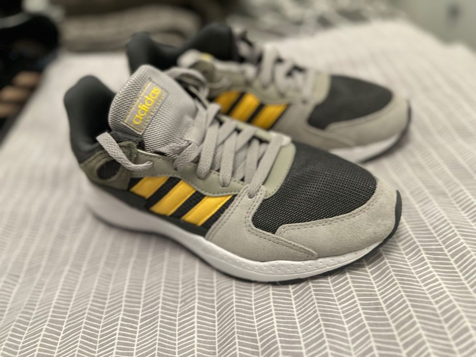 Vând adidasi Adidas