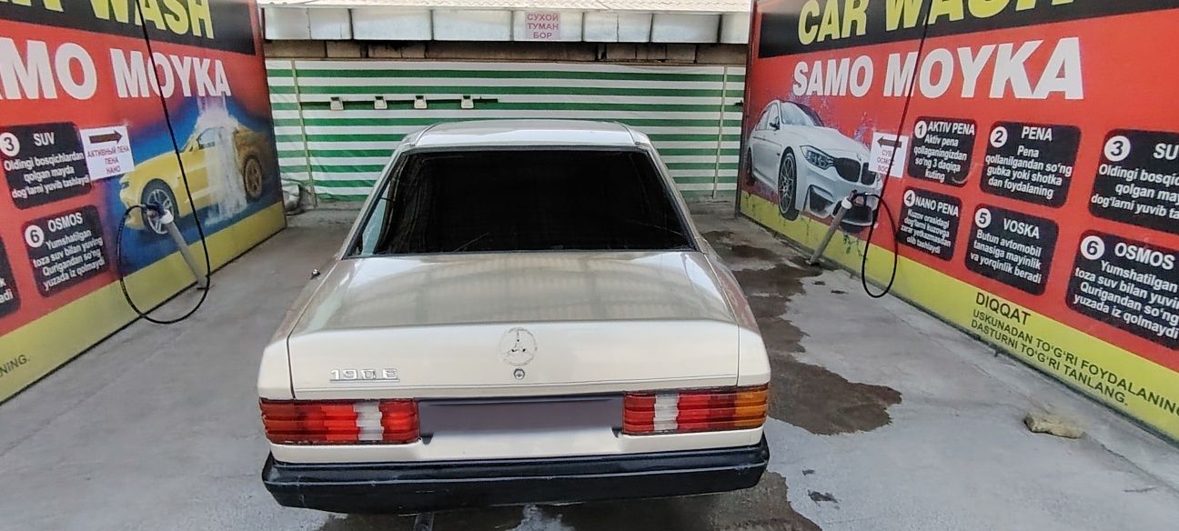 Mercedes-Benz 190