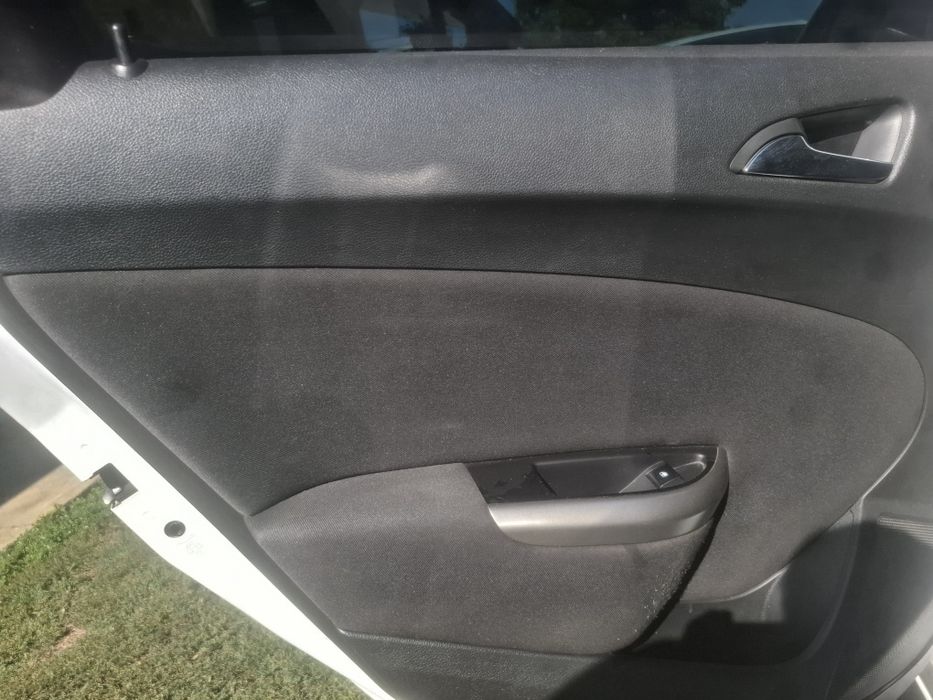 Vând opel astra j