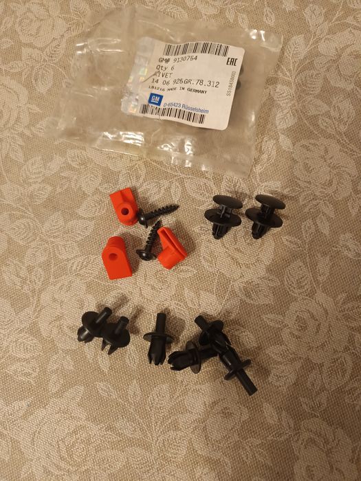 Подкалник Астра J 2014г. + аксесоари за монтаж