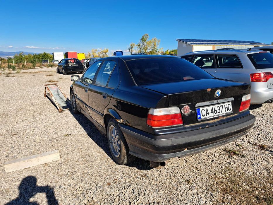 BMW e36 седан 318i автоматик на части, бмв 318i, черно, 1994, София