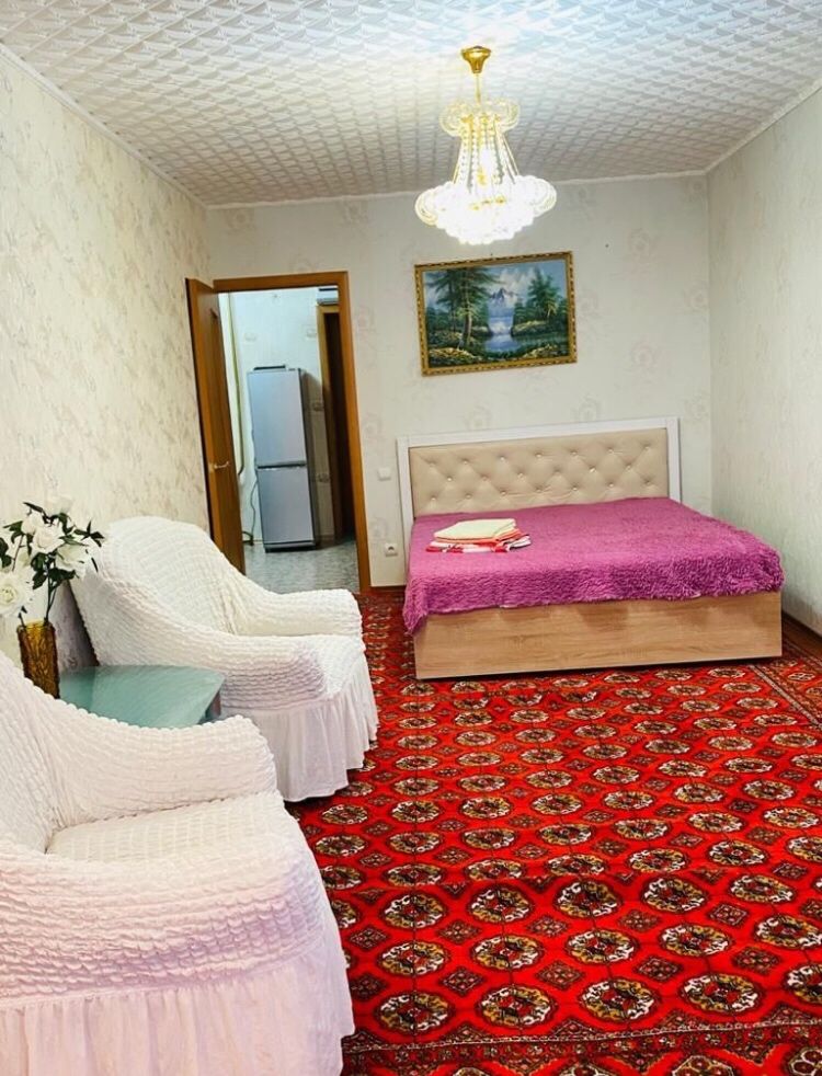 По часам квартира в центре.8 мкр. Космос. Батыс 2. 11 мкр. 12 мкр