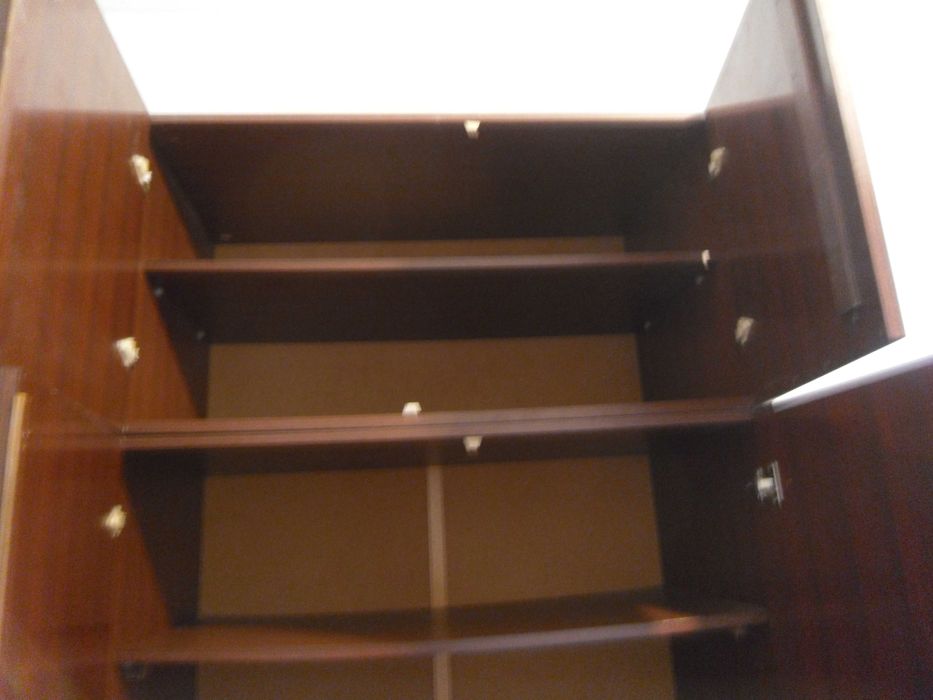 Спалня с четирикрилен гардероб