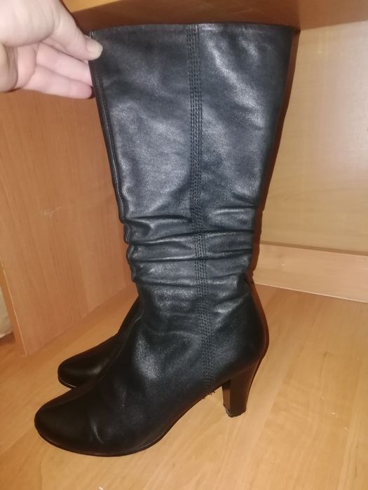 Сапожки осень натуралка полностью 2 пары по 5000тг