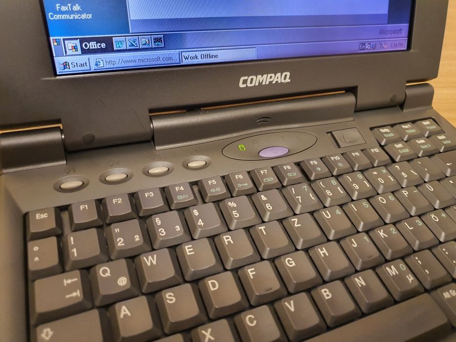 Laptop Compaq Armada 1520D - din anul 1997, impecabil, functional.