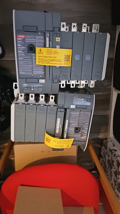 Comutator sarcină intre două surse!pret 500 ron!