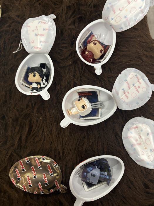 Фигурки очень странные дела