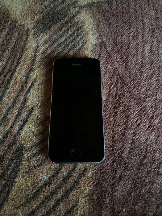 Продавам iPhone 5s